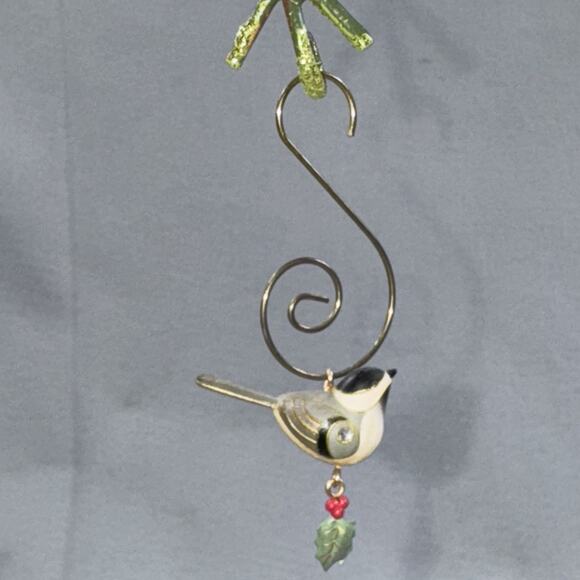 Hallmark Miniature Black-Capped Chickadee 2011 Ornament Beauty of Birds KOC RARE - Picture 2 of 13